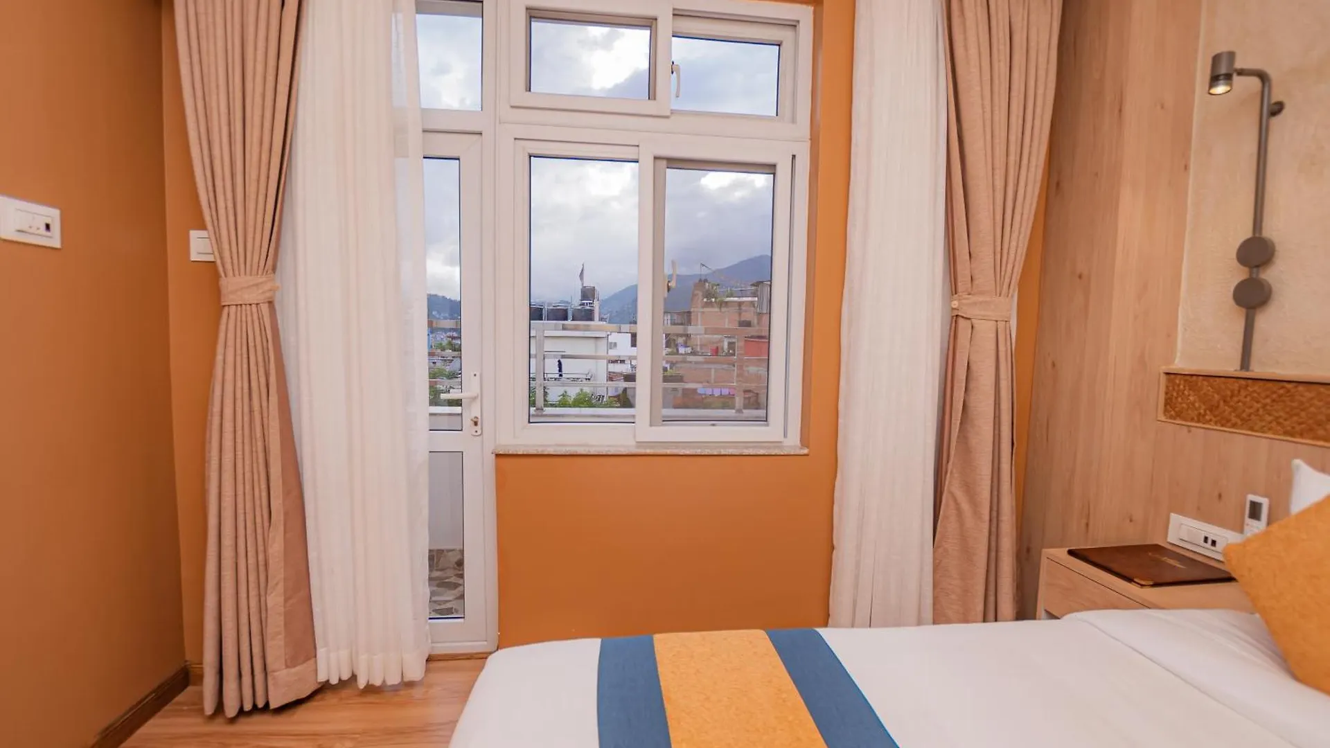 Hotel Vistara Kathmandu 3*,